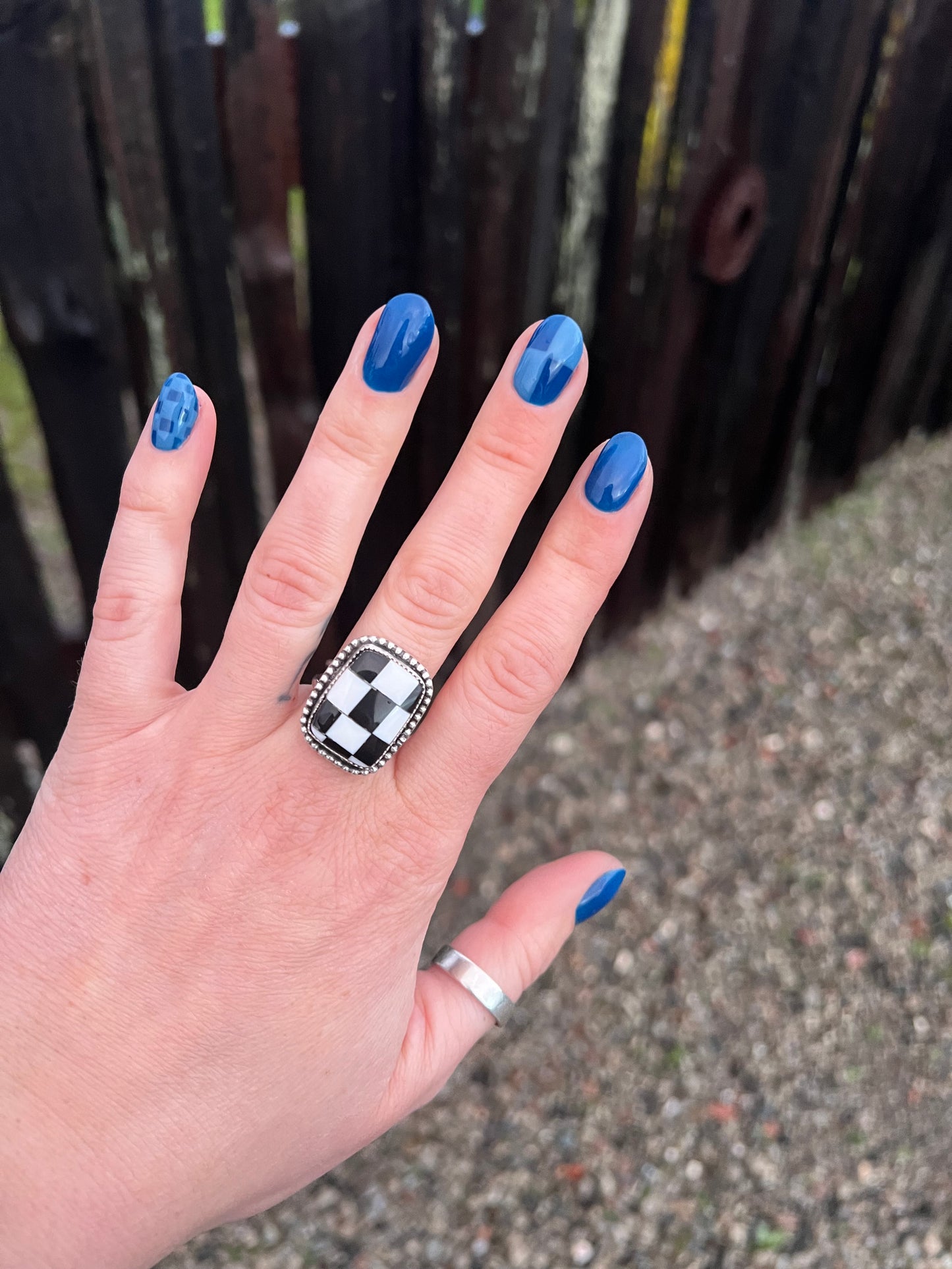 Square checkered ring