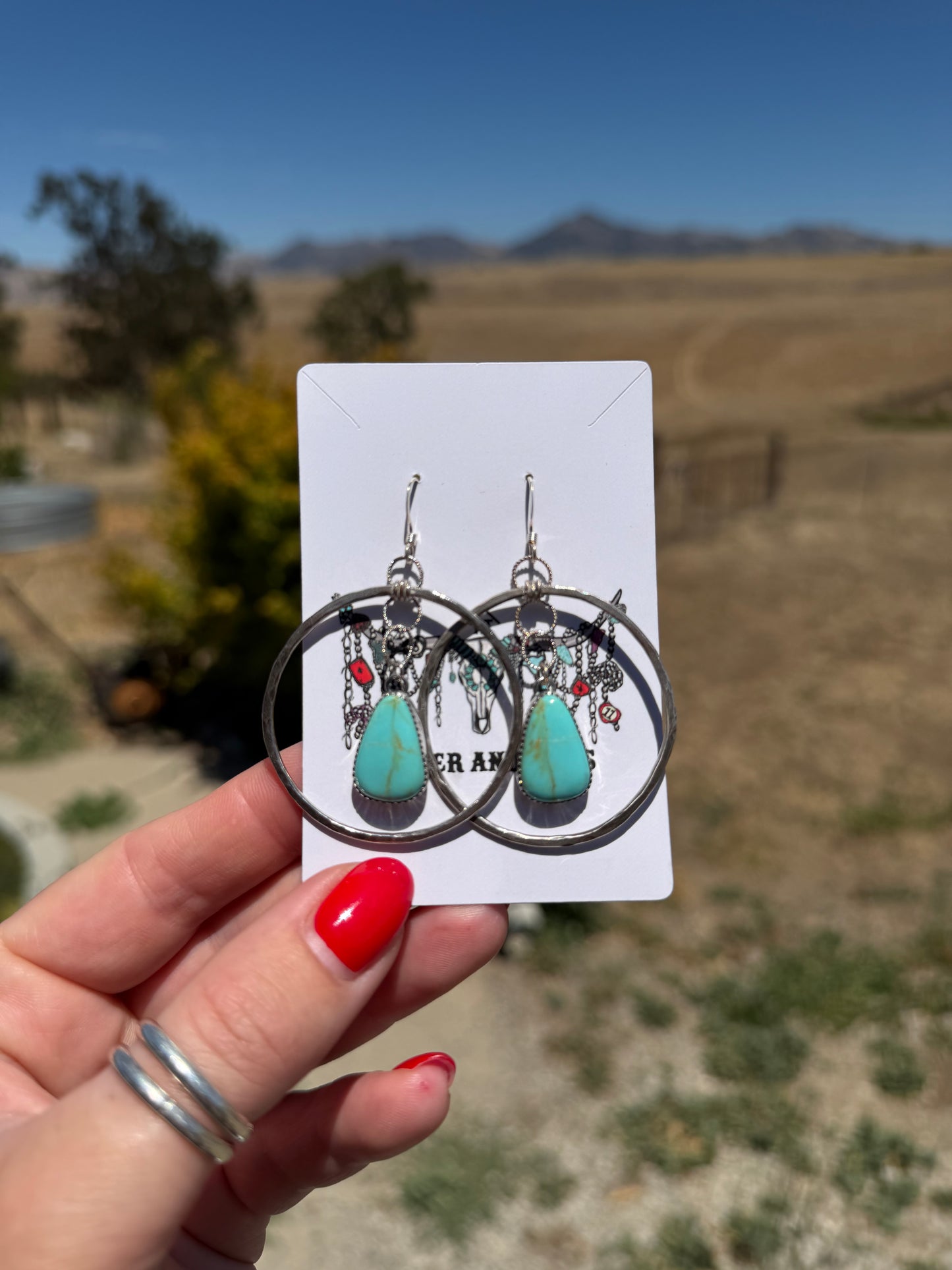 Kingman Turquoise Hammered Hoop