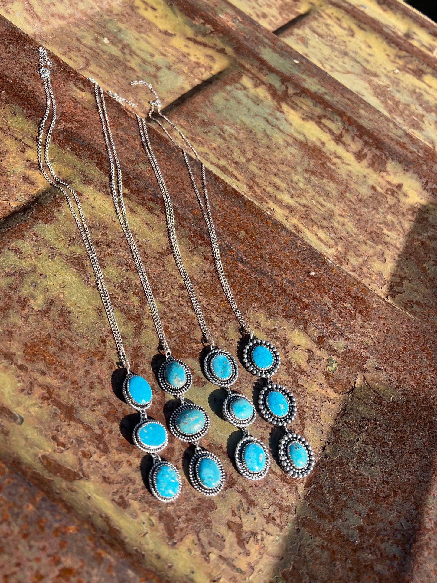 Single Twisted Wire Babe