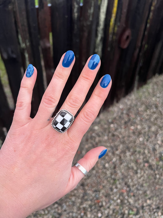Square checkered ring