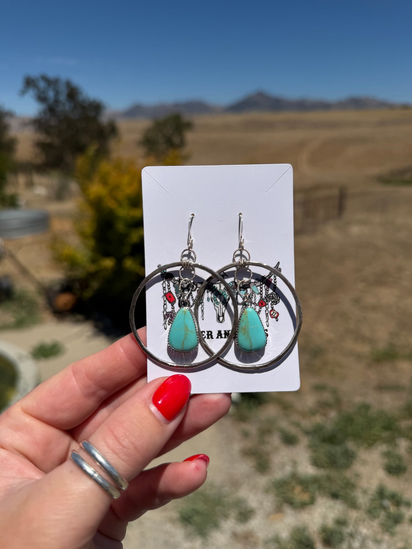 Kingman Turquoise Hammered Hoop
