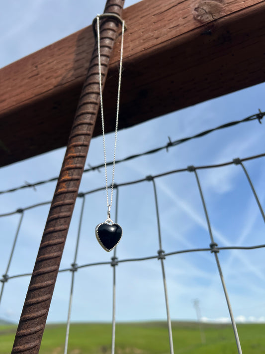 Black heart necklace